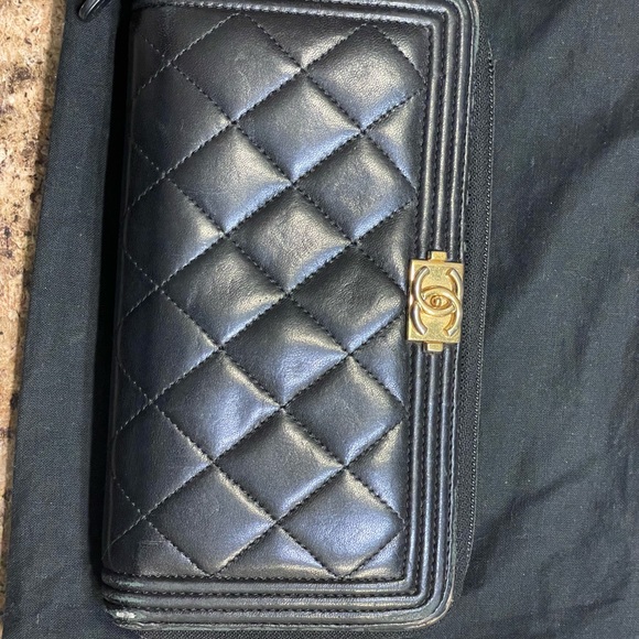 Chanel quilted caviar boy wallet - Picture 7 of 11